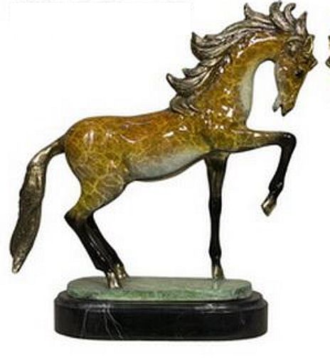 Left Facing Horse Sculpture